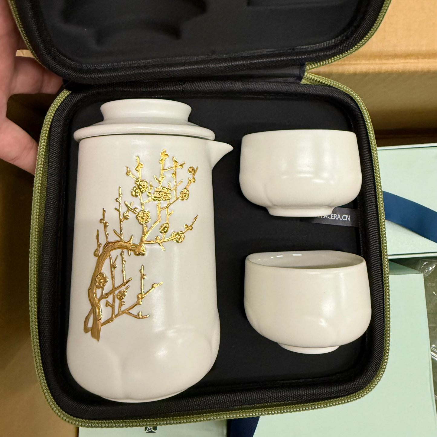 Plum Fragrance Kung Fu Tea Set ( 1 Pot with 2 Cups ) with Carrying Case