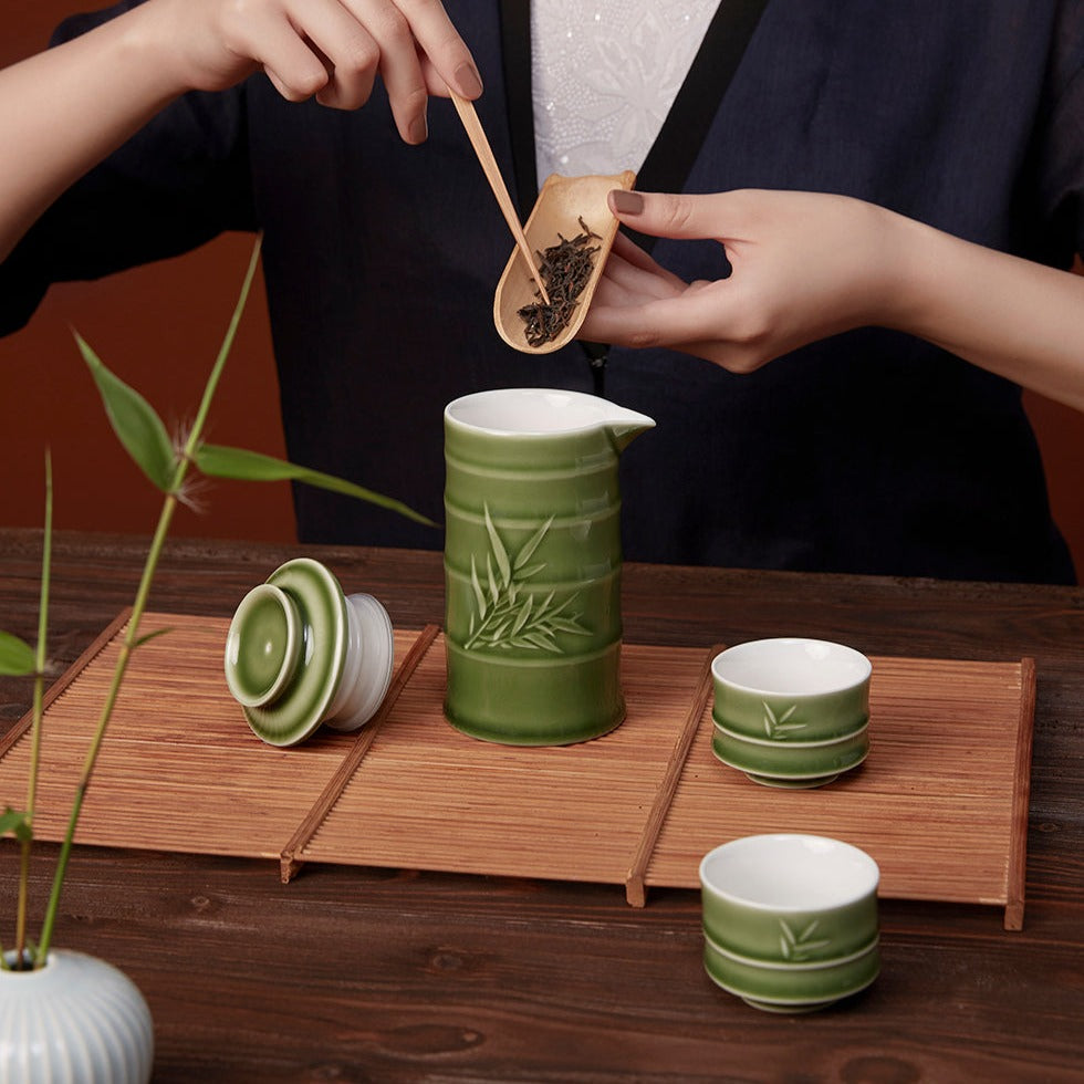 Bamboo Gentleman Kung Fu Tea Set ( 1 Pot with 2 Cups ) with Carrying Case