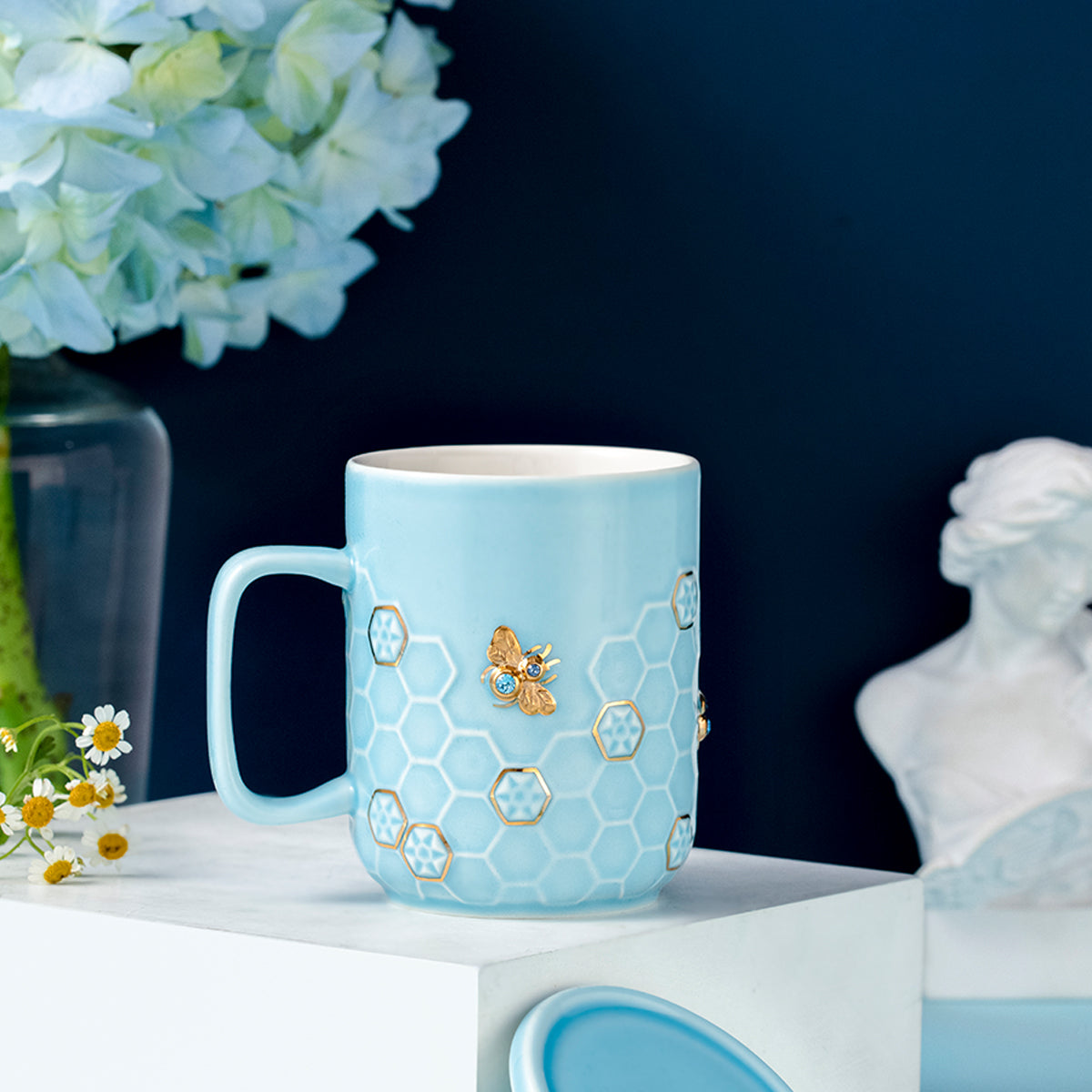 Honey Bee Crystal Mug with Lid