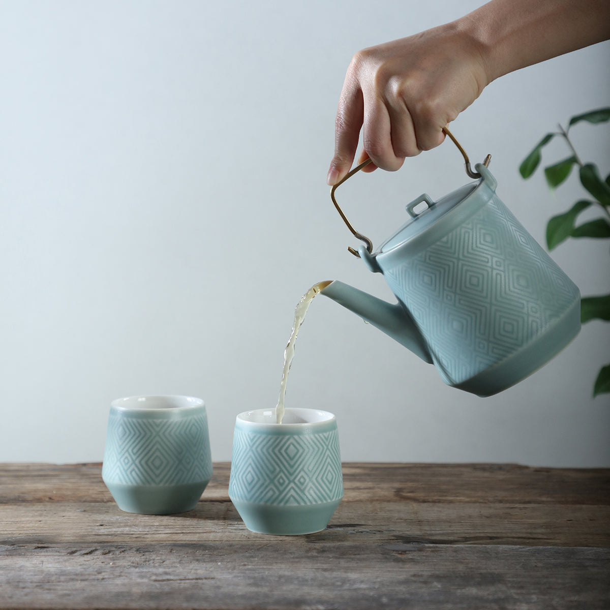 Miracle Tea Set