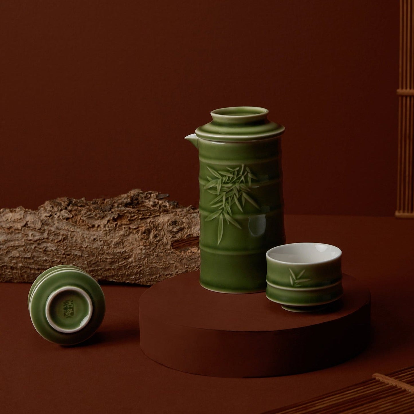 Bamboo Gentleman Kung Fu Tea Set ( 1 Pot with 2 Cups ) with Carrying Case