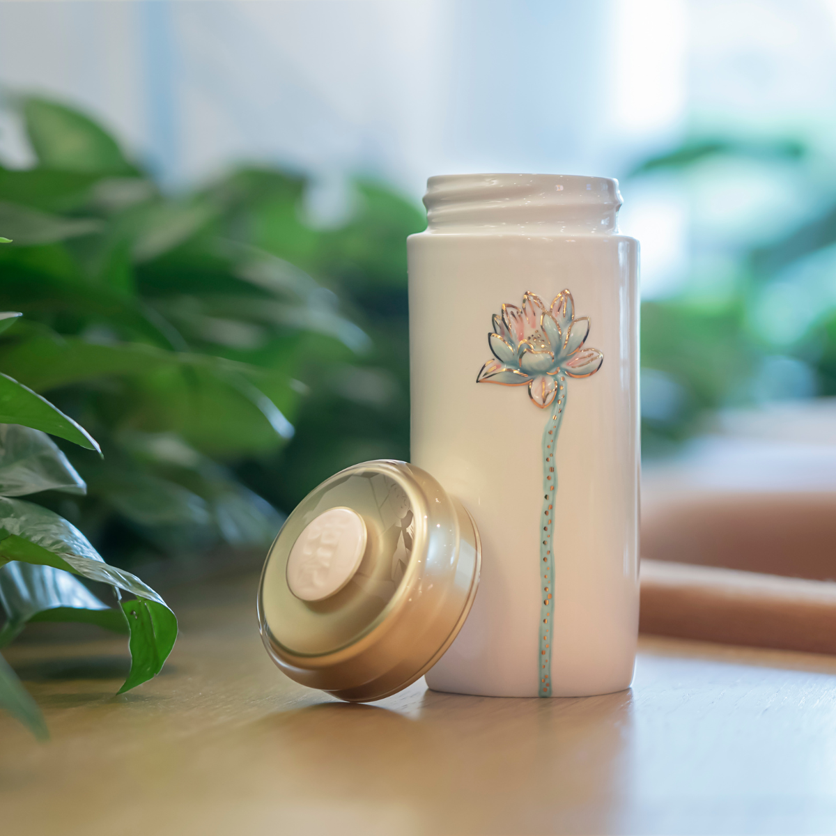 Lotus Beauty Tea Tumbler
