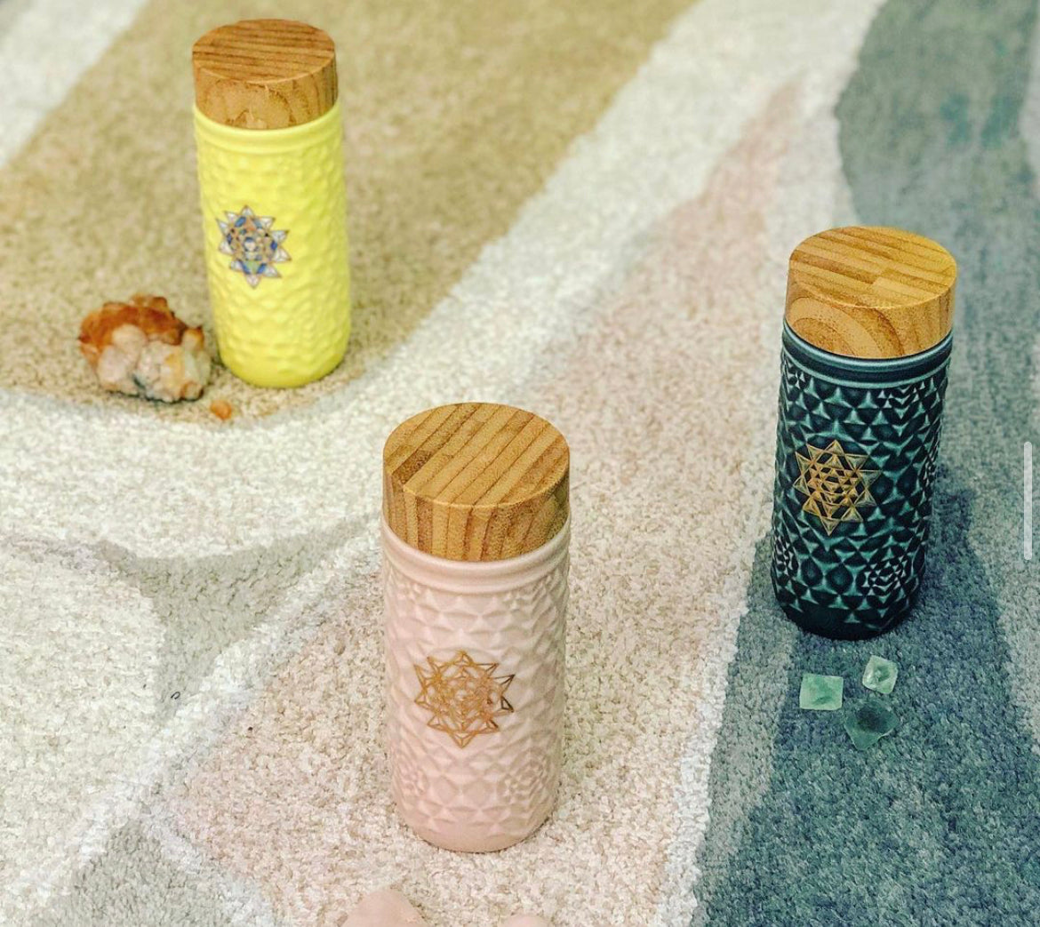 Yantra Mandala Travel Mug Red Symbol / Gold